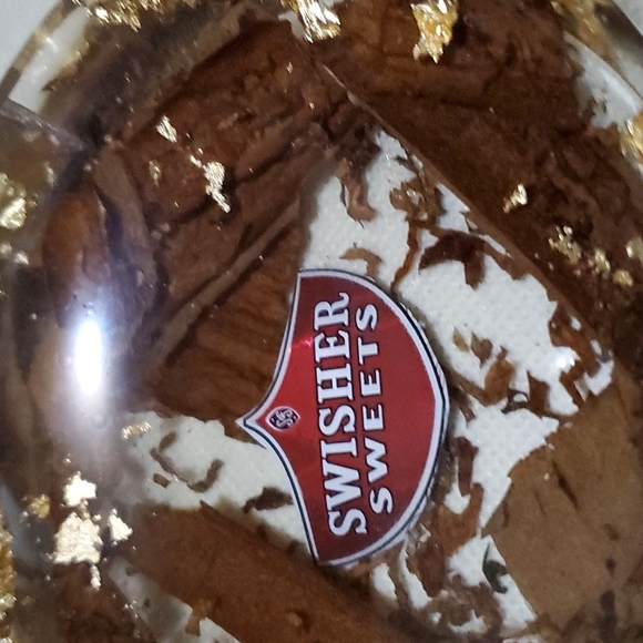 Resin ashtray - Picture 7 of 7